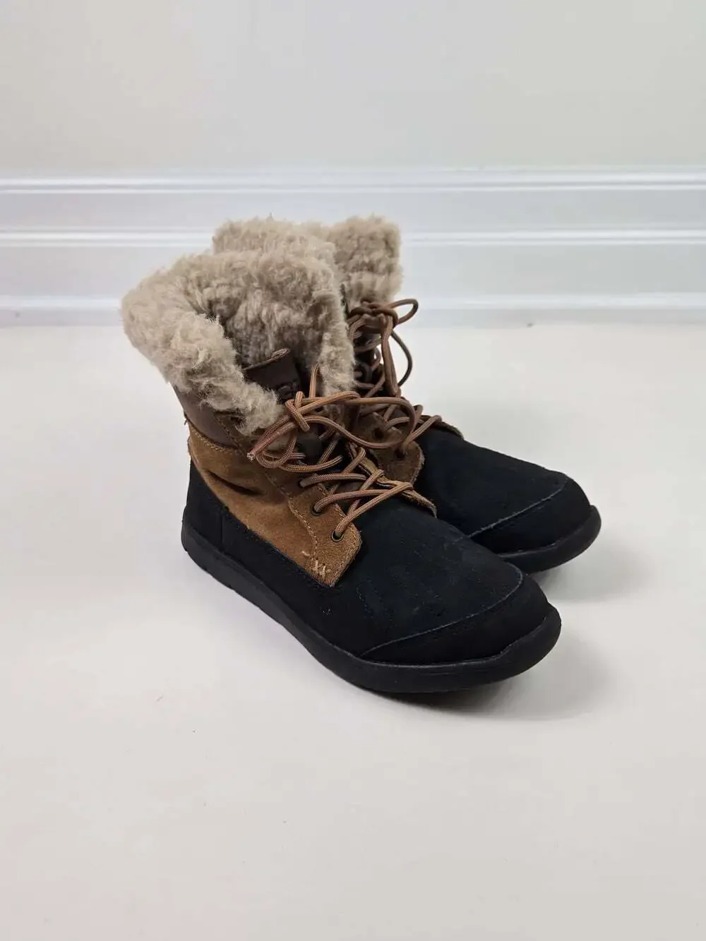 UGG Baxter Snow Boots Toddler Size 2 Shearling Winter Duck Boots